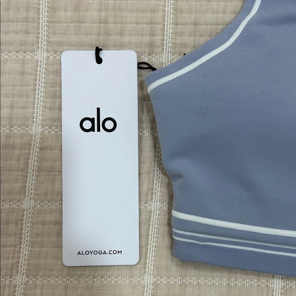 ALO BEST SELLER
Alosoft Heart Throb Bra
Brand new price is firm - Picture 4 of 6